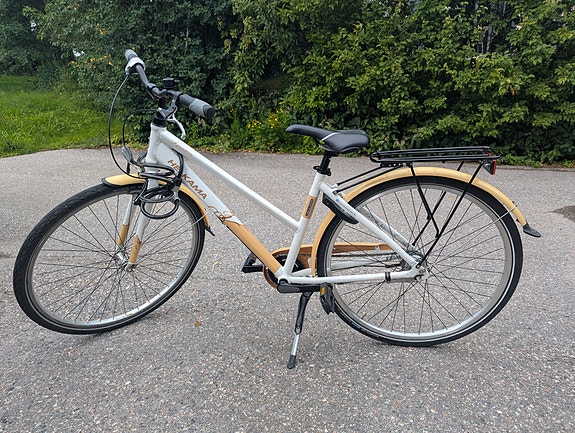 Helkama Kaunotar kaupunkipyörä 28"