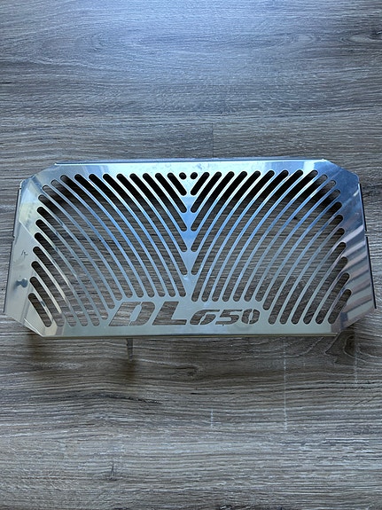 Suzuki DL 650 v-strom jäädyttimen suoja
