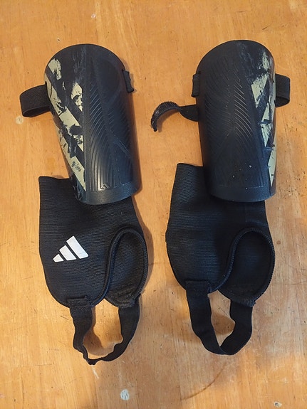 Adidas Tiro lasten säärisuojat