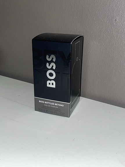 Hugo Boss Beyond hajuvesi