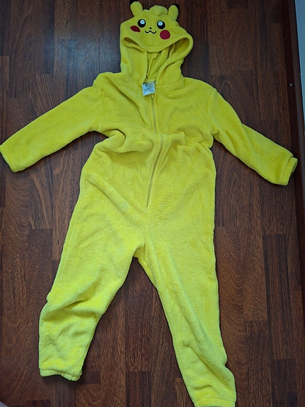 H&M pikachu haalari 110/116