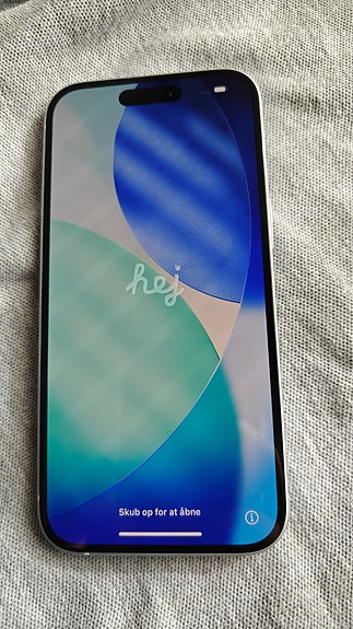 Apple iPhone 15 128 GB valkoinen, kuin uusi