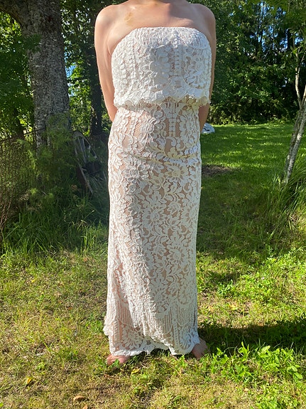 Nelly pitsimekko / juhlapuku L valkoinen