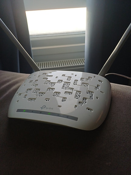 TP-Link  modeemi reititin