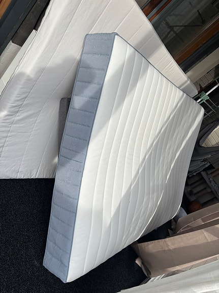 IKEA  patja 140*200 harmaa
