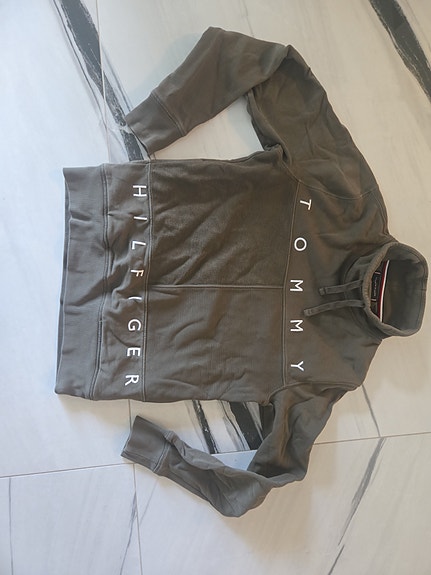Tommy Hilfiger paita koko M