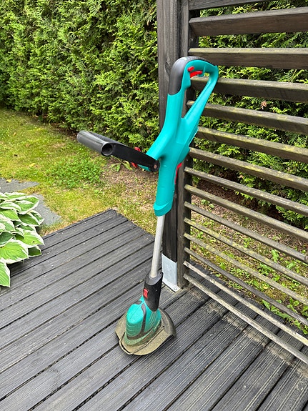 Bosch ART 23-10 LI ruohotrimmeri, akku ja laturi