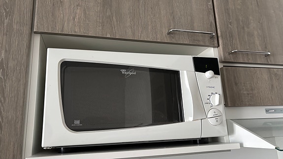Whirlpool mikroaaltouuni valkoinen