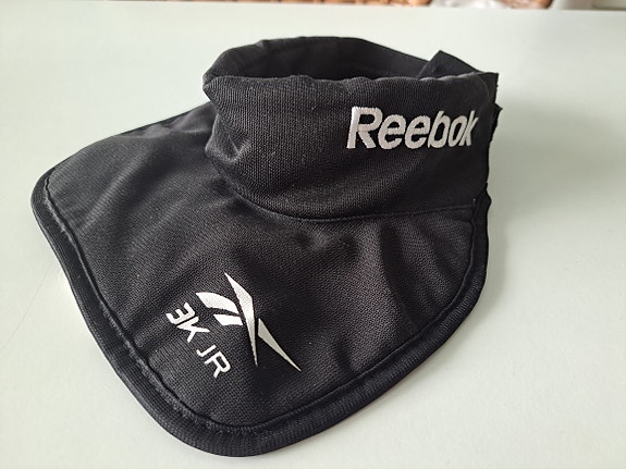 Reebok 3K JR jääkiekkokaulasuoja