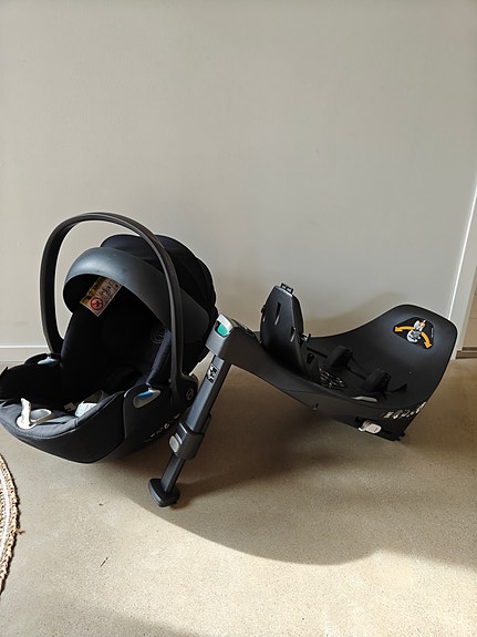 Cybex isofix telakka ja turvakaukalo