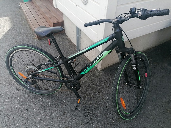 Maastopyörä 24 tuumaa