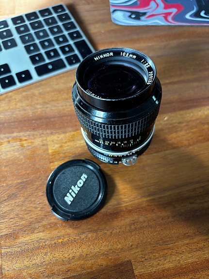 Nikon Nikkor 105mm 1:25 f2.5 -objektiivi
