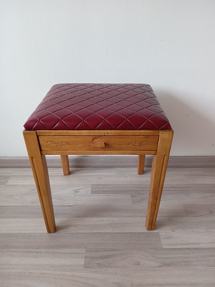 Hieno vintage yöpöytä / jakkara