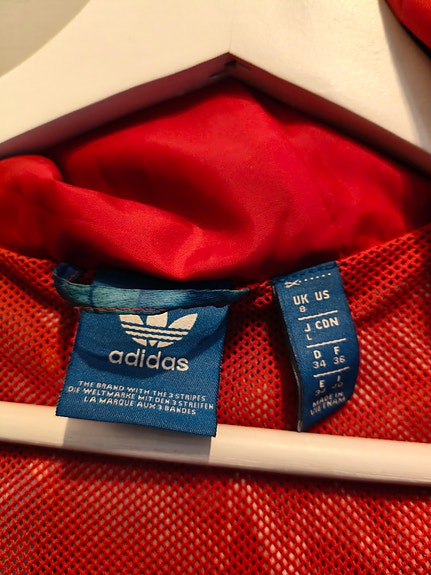 Adidas kirjava tuulitakki