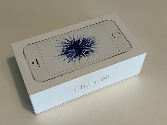 iPhone SE, 128 GB, 92% akku