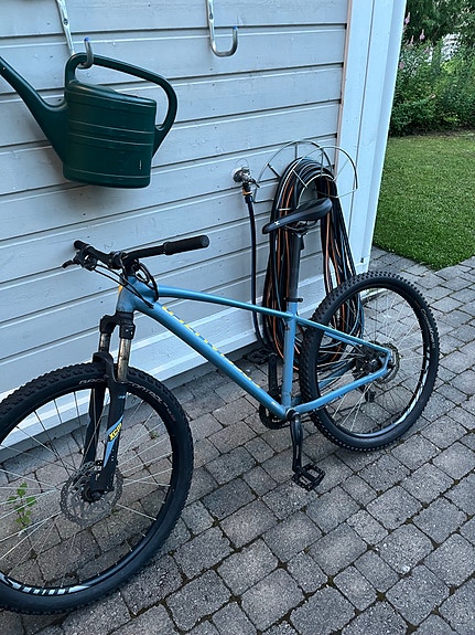 Specialized maastopyörä 27.5" S unisex vaaleansininen