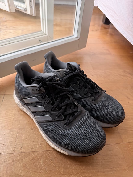 Adidas lenkkarit - koko 42