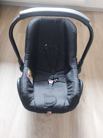 BeSafe turvakaukalo 0–13 kg musta