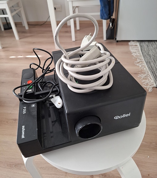 Diaprojektori