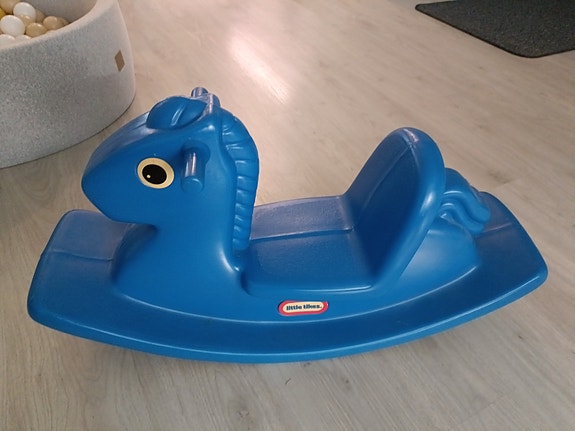 keinuhevonen little tikes