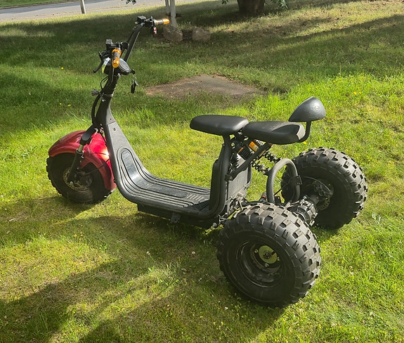 Trike sähkömopo tupla-akulla