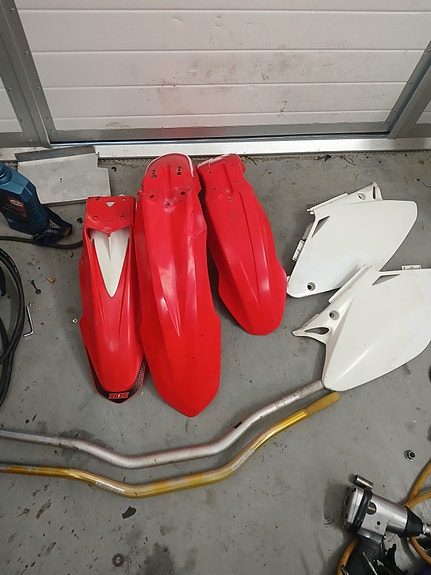HM crm 125 katteita ja pari tankoa