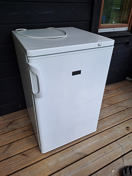 Rosenlew TT110F kaappipakastin