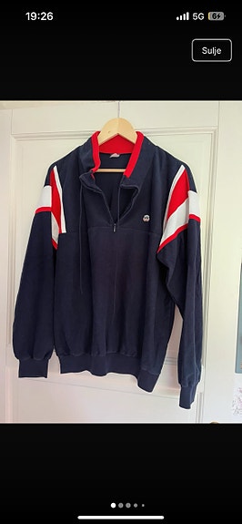 Retro Black Horse pusero