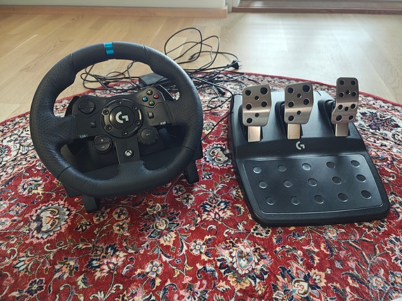 Logitech G923 rattiohjain ja polkimet (Xbox/PC)