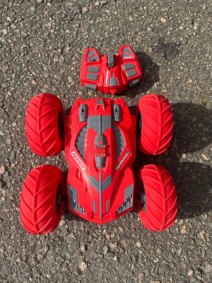 Radio-ohjattava auto