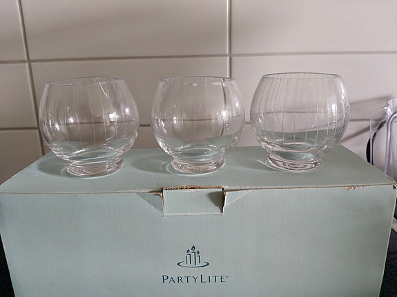 PartyLite Santorini Tealight Trio -tuikkukipot laatikkoineen