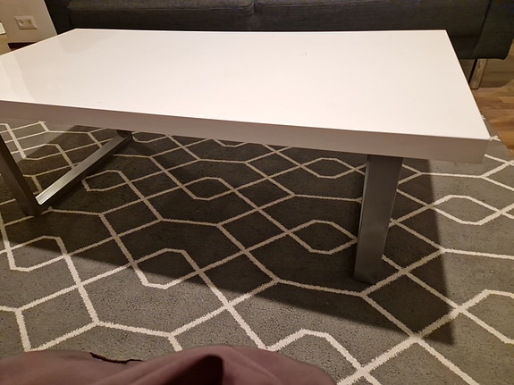 2 sohvaa + taulu + sohvapöytä