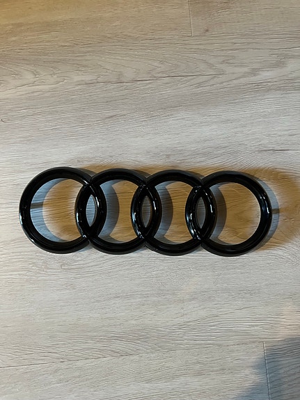 Audi etumerkki / takamerkki musta logo