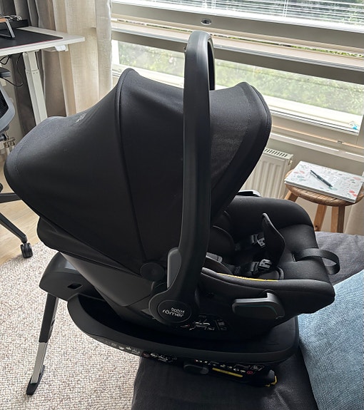 Britax Baby-Safe Core -turvakaukalo + telakka