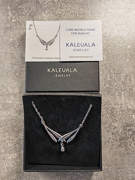 Kalevala Korun Kielo kaulaketju