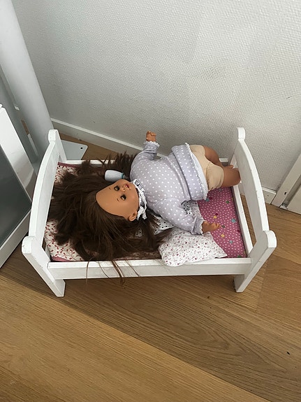 Nukke ja nuken sänky