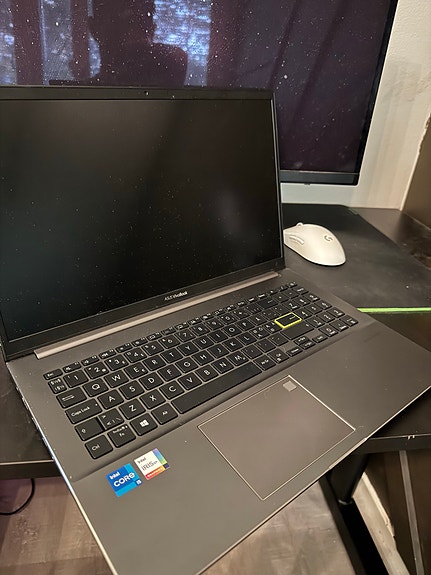 Asus Vivobook kannettava tietokone 15" Intel i5