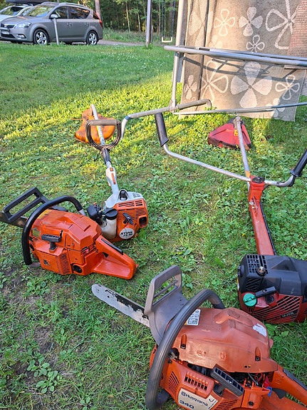 3kpl Husqvarna moottorisahat ja  jonsered raivaussaha