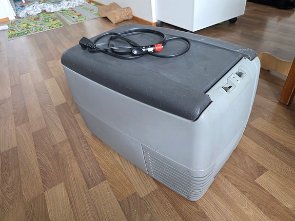 Matkajääkaappi Waeco CoolFreeze CDF 35