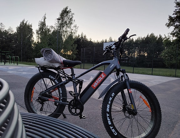 Vakole CO26 täysjousitettu sähköpyörä