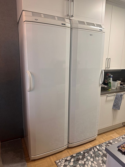 Jääkaappi ja pakastinkaappi