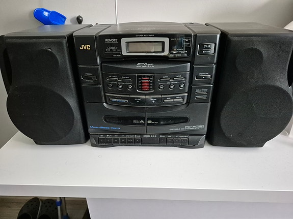 JVC PC-XC30 CD-soitin 6-levyn vaihtajalla