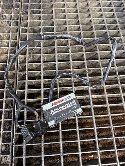 Suzuki gsxr 1000 k3/k4 power commander 3
