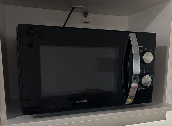 Kenwood mikro musta