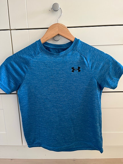 Under Armour tekninen paita