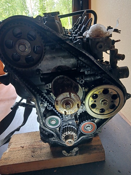 Toyota Hiace 1983-89 moottori 2.4 L diesel