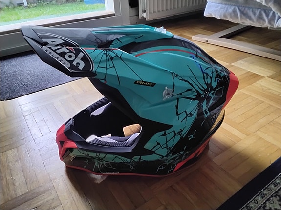 Enduro kypärä