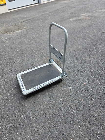 Kuljetuskärry / lavetti