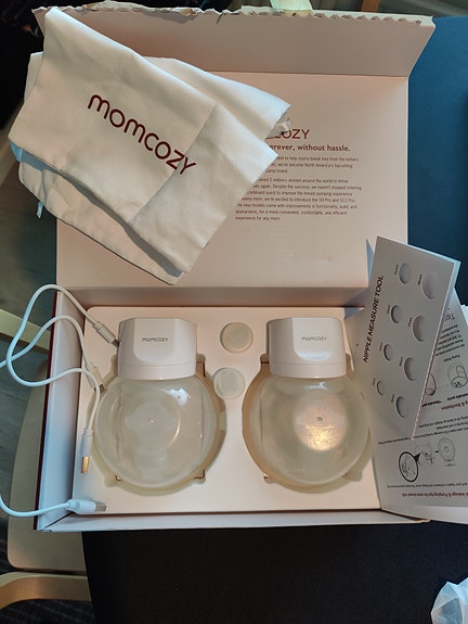 Momcozy s12 pro pumput sekä uudet varaosat