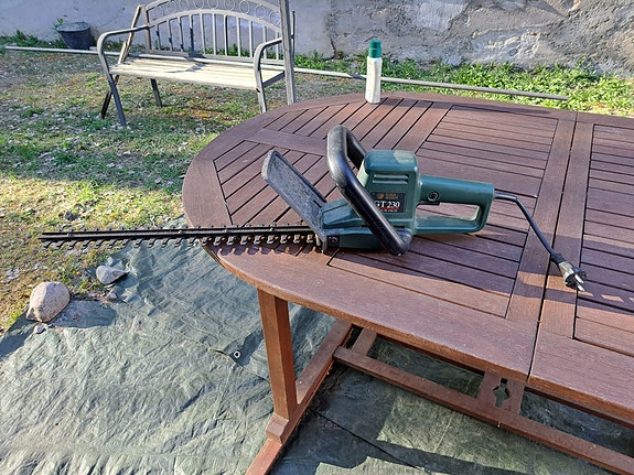 Pensasleikkuri Black Decker GT 230